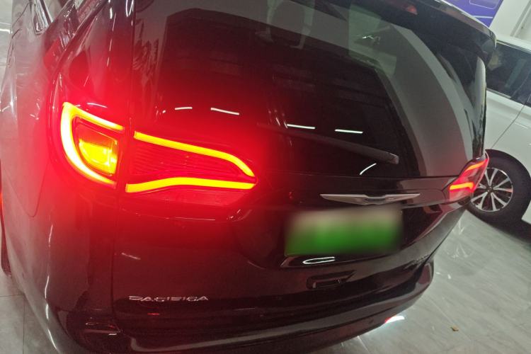 Used Chrysler Grand Voyager PHEV 2019 3.6L Plug-in Hybrid Rear