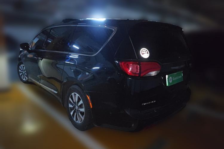 Used Chrysler Grand Voyager PHEV 2019 3.6L Plug-in Hybrid Rear Left 45 Deg