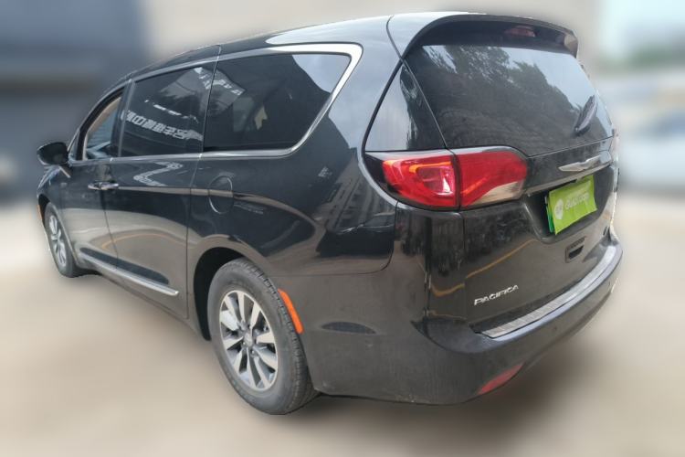 Used Chrysler Grand Voyager PHEV 2019 3.6L Plug-in Hybrid Rear Left 45 Deg