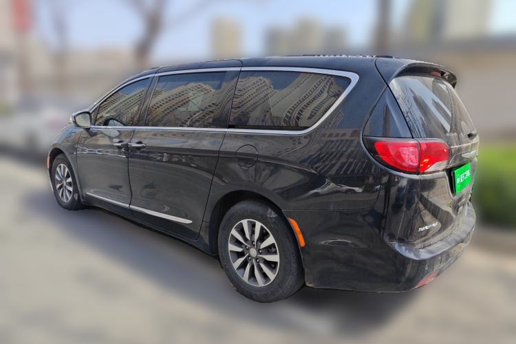Used Chrysler Grand Voyager PHEV 2019 3.6L Plug-in Hybrid Rear Left 45 Deg
