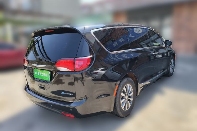 Used Chrysler Grand Voyager PHEV 2019 3.6L Plug-in Hybrid Rear Right 45 Deg