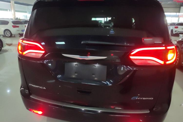 Used Chrysler Grand Voyager PHEV 2019 3.6L Plug-in Hybrid Rear