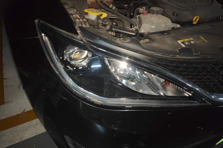 Used Chrysler Grand Voyager PHEV 2019 3.6L Plug-in Hybrid Right Front Headlight