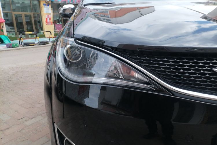 Used Chrysler Grand Voyager PHEV 2019 3.6L Plug-in Hybrid Right Front Headlight