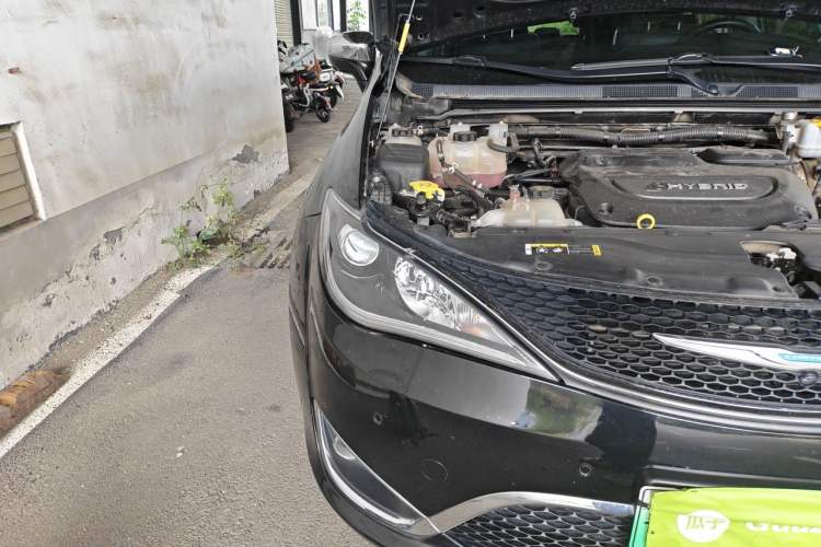 Used Chrysler Grand Voyager PHEV 2019 3.6L Plug-in Hybrid Right Front Headlight