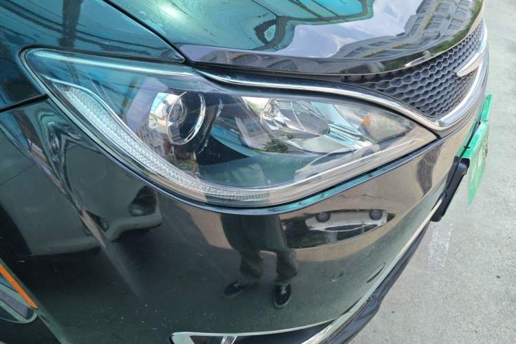 Used Chrysler Grand Voyager PHEV 2019 3.6L Plug-in Hybrid Right Front Headlight