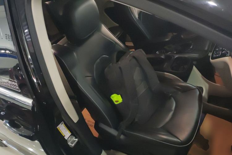 Used Chrysler Grand Voyager PHEV 2019 3.6L Plug-in Hybrid Right Front Seat