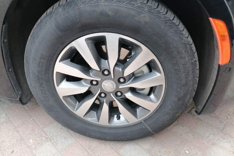 Used Chrysler Grand Voyager PHEV 2019 3.6L Plug-in Hybrid Right Front Wheel Hub