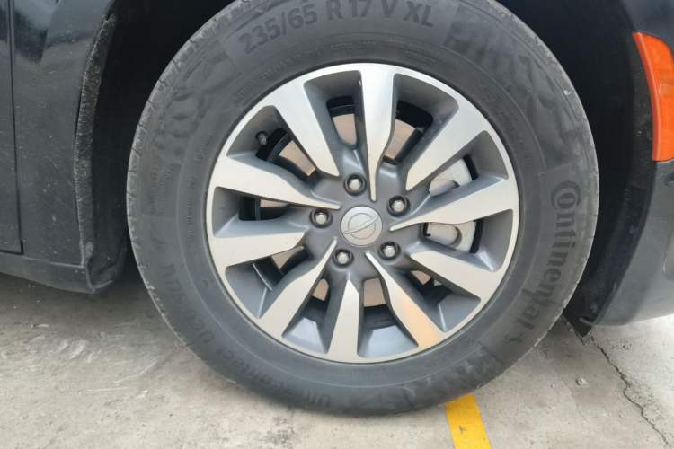 Used Chrysler Grand Voyager PHEV 2019 3.6L Plug-in Hybrid Right Front Wheel Hub