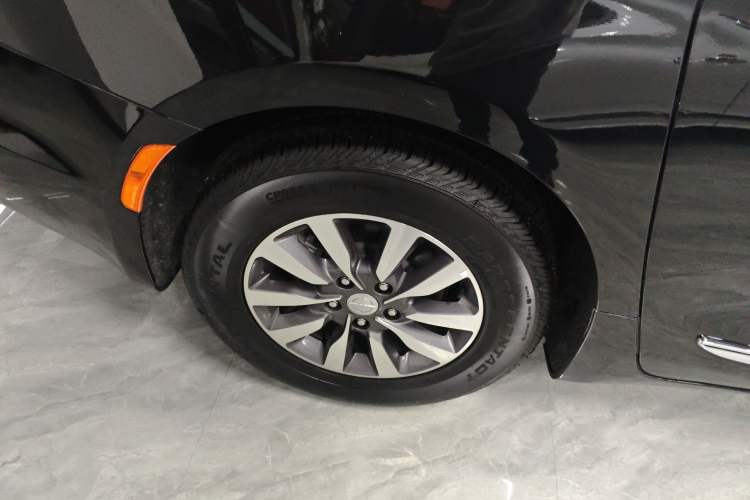 Used Chrysler Grand Voyager PHEV 2019 3.6L Plug-in Hybrid Right Rear Wheel Hub