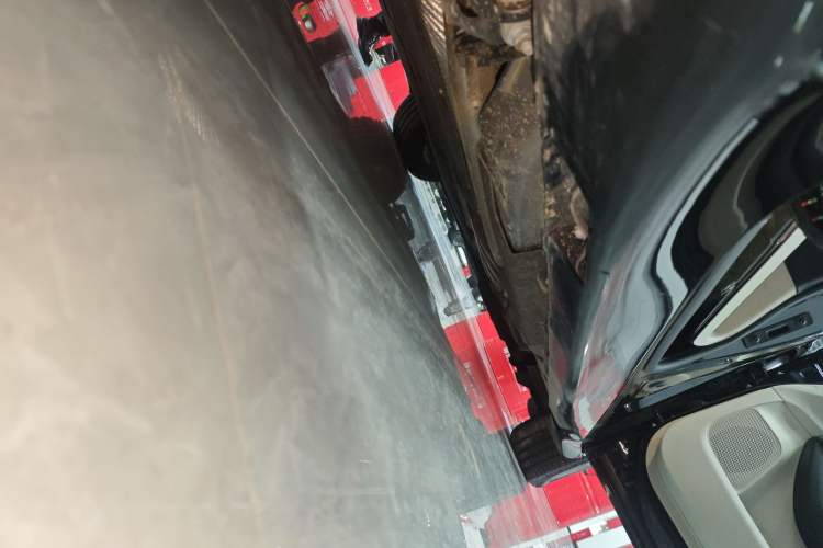 Used Chrysler Grand Voyager PHEV 2019 3.6L Plug-in Hybrid Right Side Sill