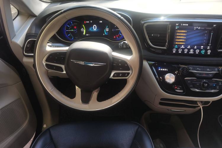 Used Chrysler Grand Voyager PHEV 2019 3.6L Plug-in Hybrid Steering Wheel