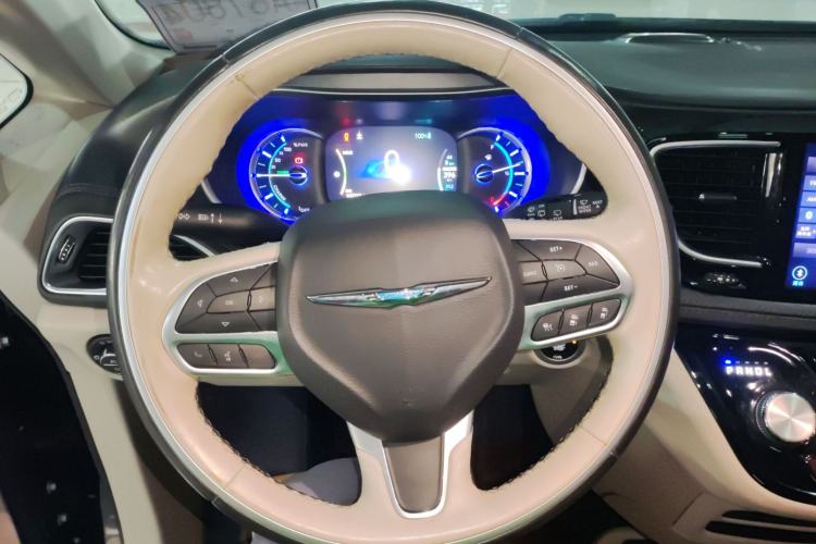 Used Chrysler Grand Voyager PHEV 2019 3.6L Plug-in Hybrid Steering Wheel