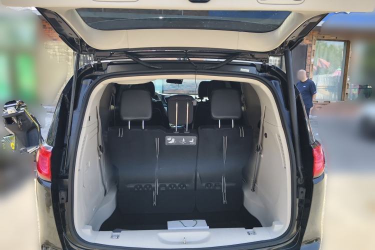 Used Chrysler Grand Voyager PHEV 2019 3.6L Plug-in Hybrid Trunk