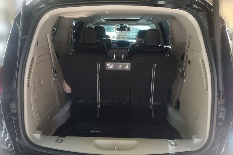 Used Chrysler Grand Voyager PHEV 2019 3.6L Plug-in Hybrid Trunk
