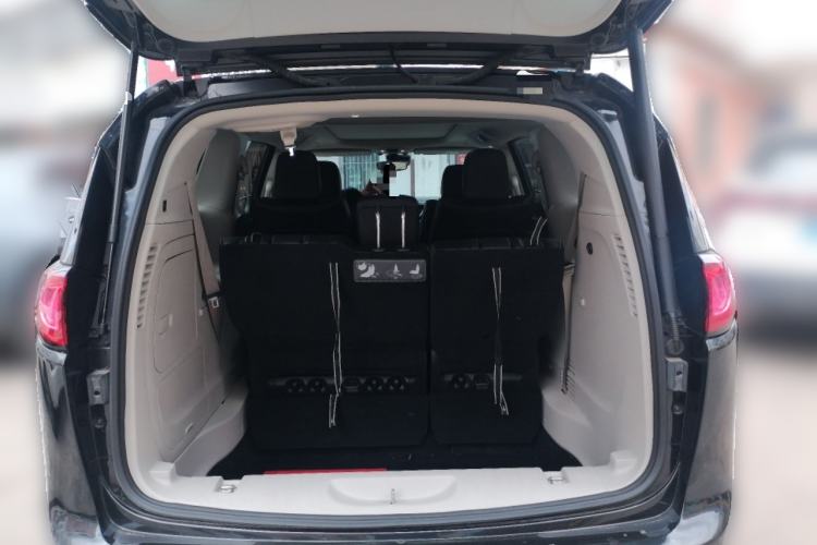 Used Chrysler Grand Voyager PHEV 2019 3.6L Plug-in Hybrid Trunk