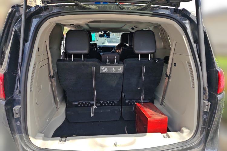 Used Chrysler Grand Voyager PHEV 2019 3.6L Plug-in Hybrid Trunk