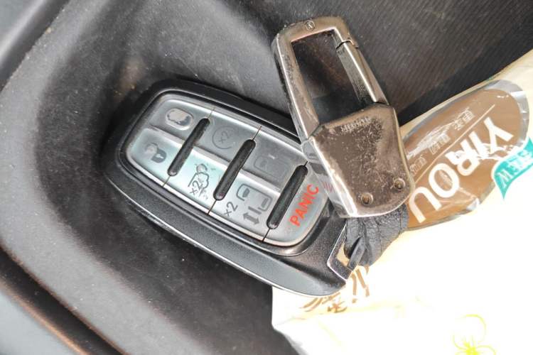 Used Chrysler Grand Voyager PHEV 2019 3.6L Plug-in Hybrid Vehicle Key