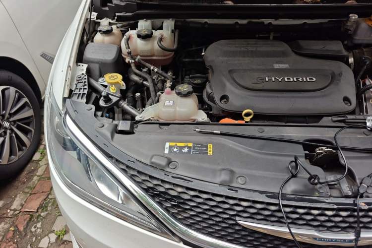 Used Chrysler Grand Voyager PHEV 2019 3.6L Plug-in Hybrid Engine Bay Right