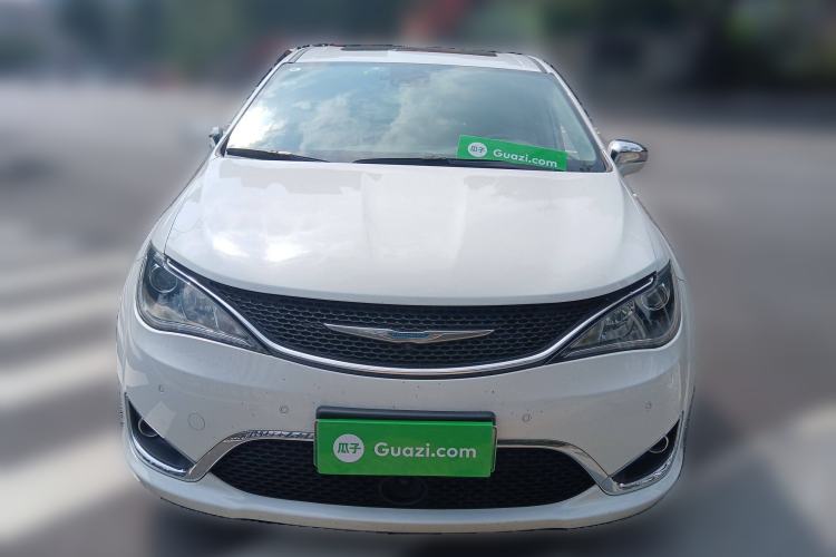 Used Chrysler Grand Voyager PHEV 2019 3.6L Plug-in Hybrid Front