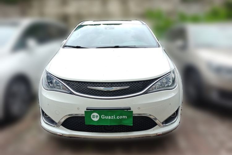 Used Chrysler Grand Voyager PHEV 2019 3.6L Plug-in Hybrid Front