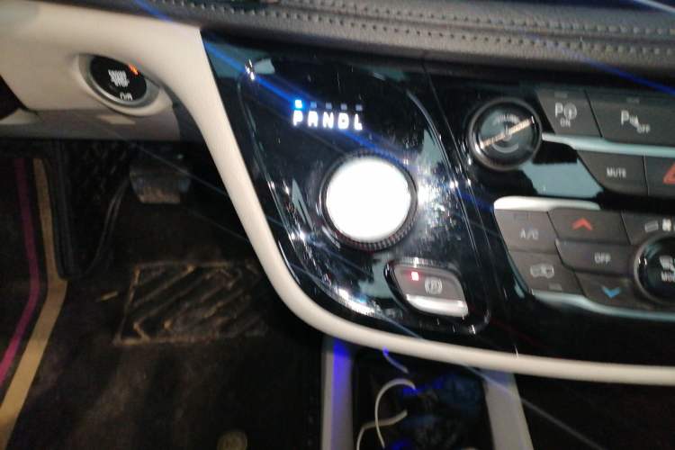 Used Chrysler Grand Voyager PHEV 2019 3.6L Plug-in Hybrid Gear Lever