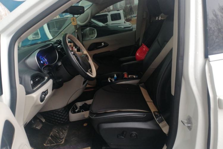 Used Chrysler Grand Voyager PHEV 2019 3.6L Plug-in Hybrid Left Front Seat