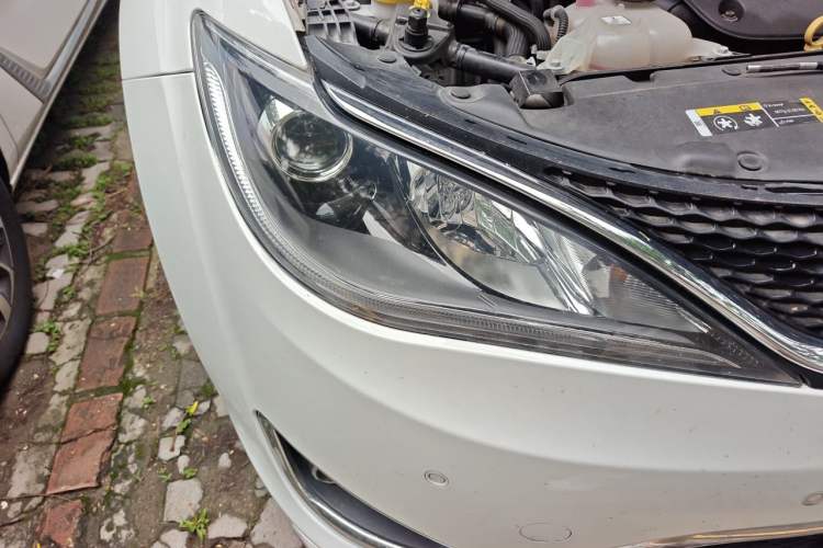 Used Chrysler Grand Voyager PHEV 2019 3.6L Plug-in Hybrid Right Front Headlight