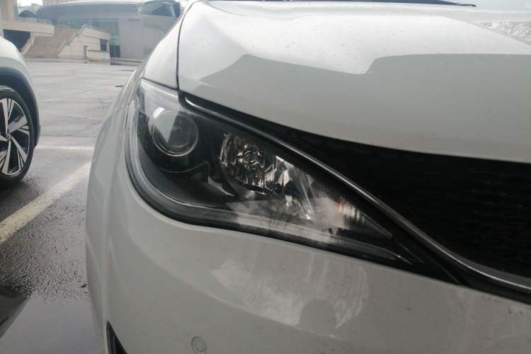 Used Chrysler Grand Voyager PHEV 2019 3.6L Plug-in Hybrid Right Front Headlight