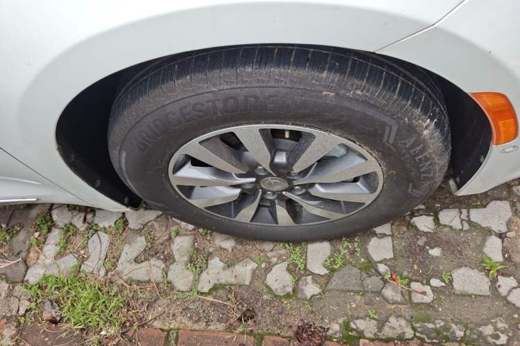 Used Chrysler Grand Voyager PHEV 2019 3.6L Plug-in Hybrid Right Front Wheel Hub