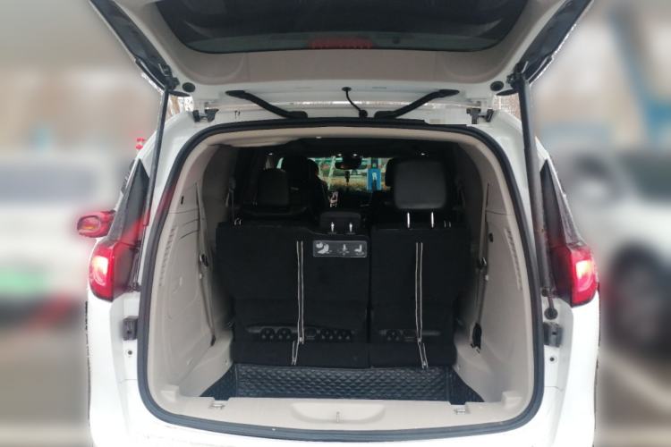 Used Chrysler Grand Voyager PHEV 2019 3.6L Plug-in Hybrid Trunk