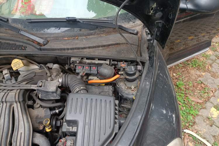 Used Chrysler PT Cruiser 2007 2.4 Engine Bay Left