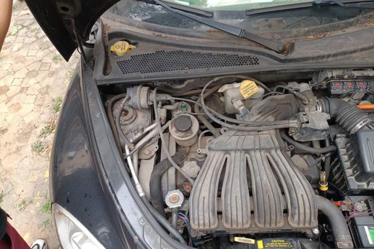 Used Chrysler PT Cruiser 2007 2.4 Engine Bay Right