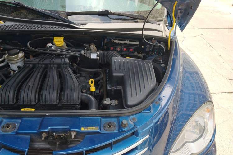 Used Chrysler PT Cruiser 2007 2.4 Engine Bay Left