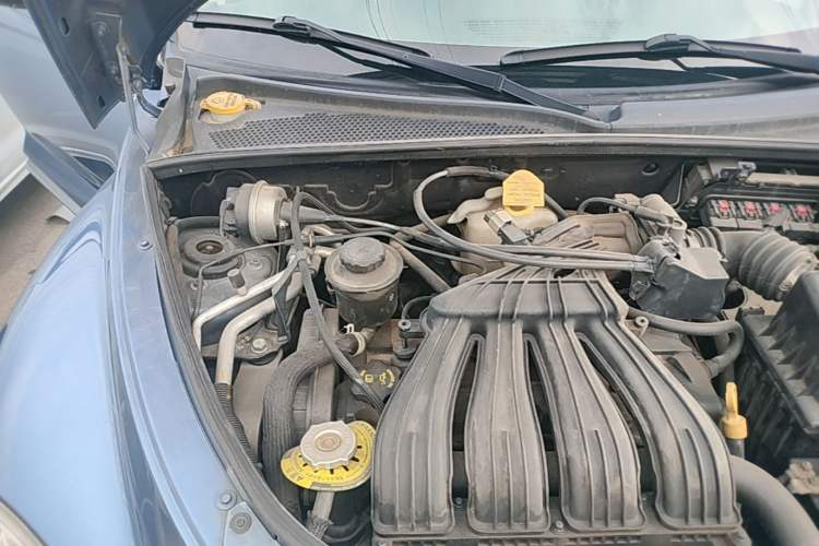 Used Chrysler PT Cruiser 2007 2.4 Engine Bay Right