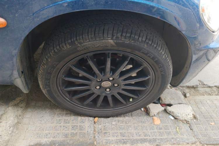 Used Chrysler PT Cruiser 2007 2.4 Right Front Wheel Hub