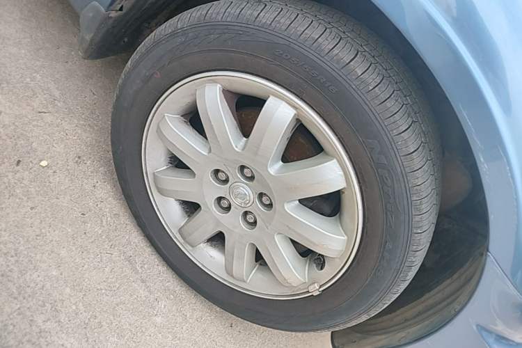 Used Chrysler PT Cruiser 2007 2.4 Right Front Wheel Hub