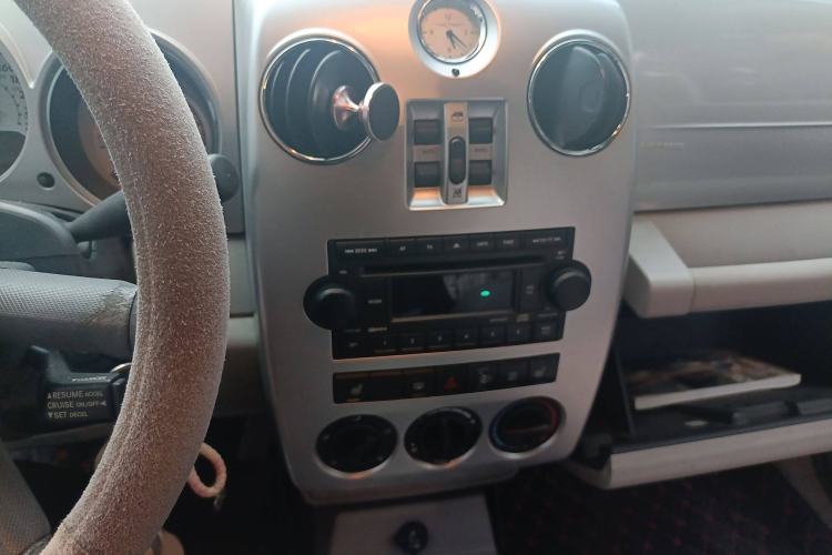 Used Chrysler PT Cruiser 2007 2.4 Audio And AC Panel