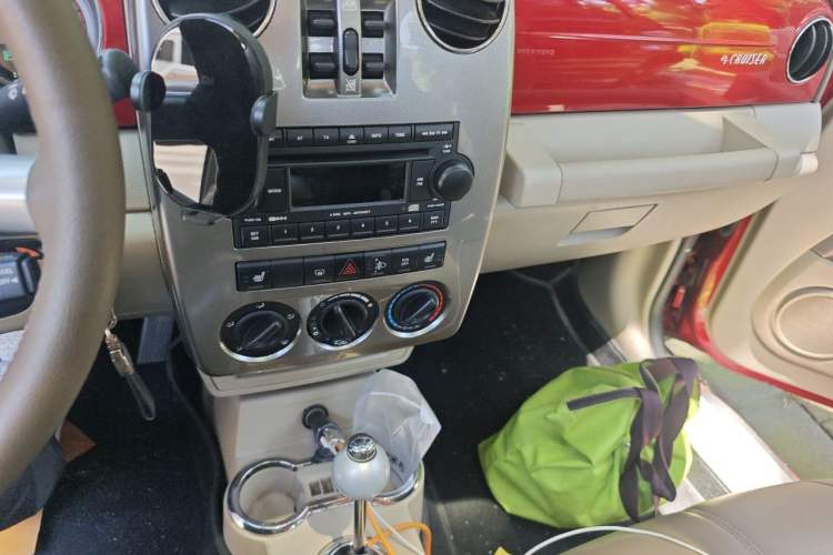 Used Chrysler PT Cruiser 2007 2.4 Audio And AC Panel