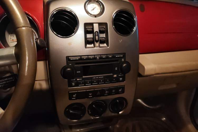 Used Chrysler PT Cruiser 2007 2.4 Audio And AC Panel