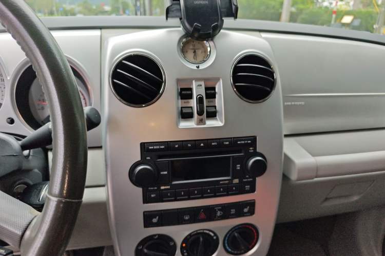 Used Chrysler PT Cruiser 2007 2.4 Audio And AC Panel