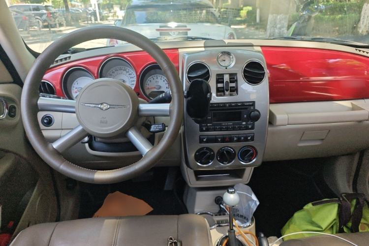 Used Chrysler PT Cruiser 2007 2.4 Center Console