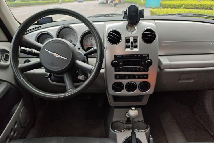 Used Chrysler PT Cruiser 2007 2.4 Center Console