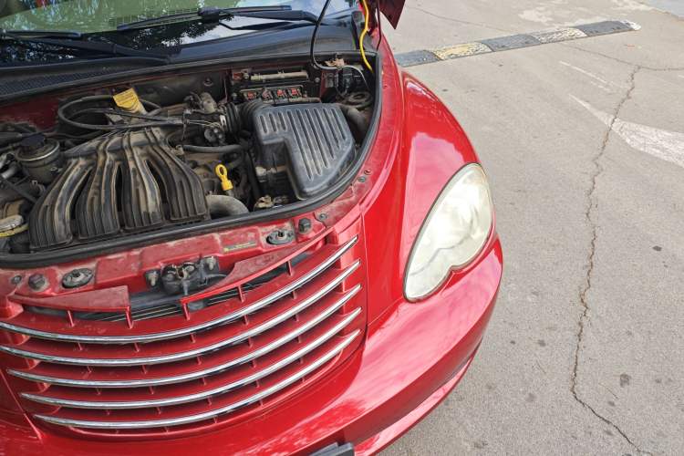 Used Chrysler PT Cruiser 2007 2.4 Engine Bay Left