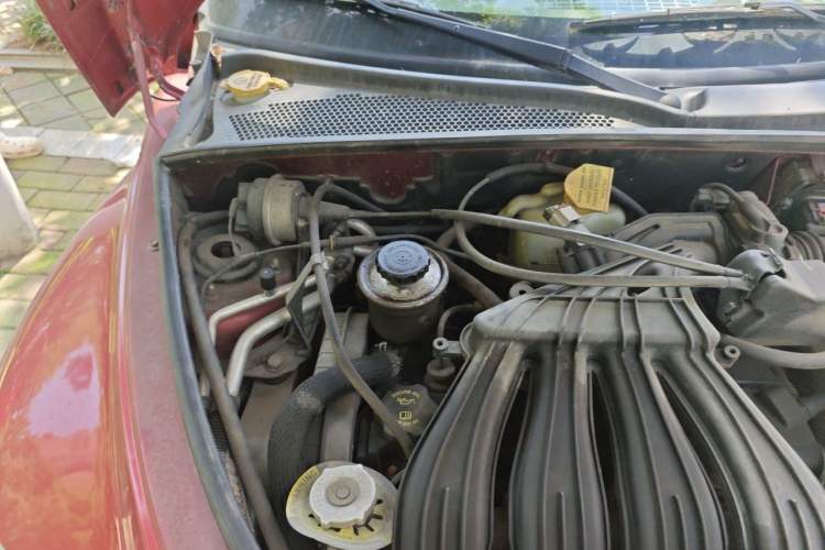 Used Chrysler PT Cruiser 2007 2.4 Engine Bay Right