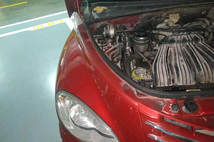 Used Chrysler PT Cruiser 2007 2.4 Engine Bay Right