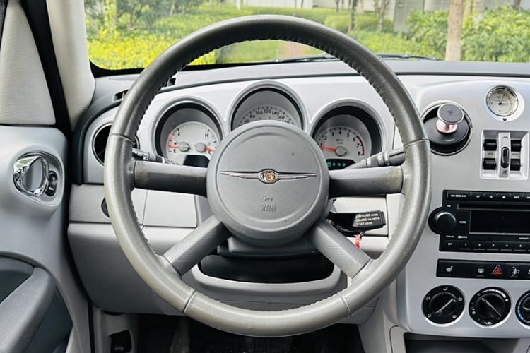 Used Chrysler PT Cruiser 2007 2.4 Interior 10