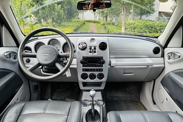 Used Chrysler PT Cruiser 2007 2.4 Interior 2
