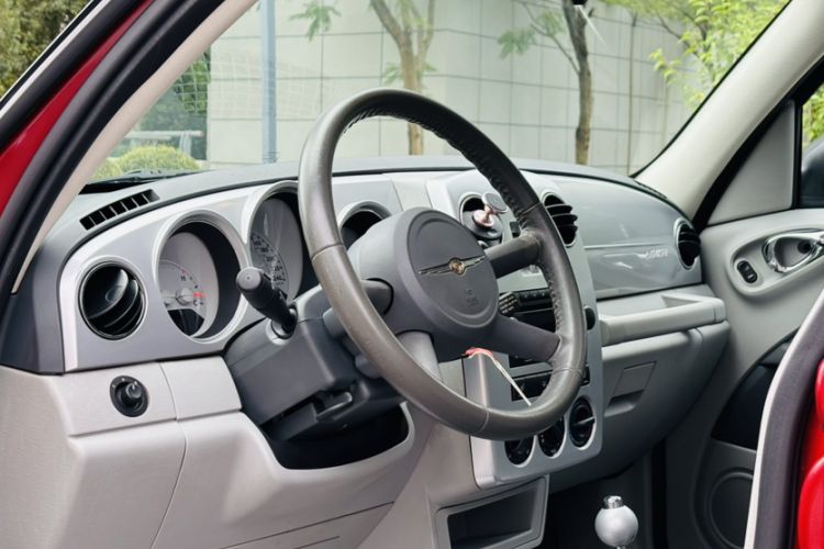 Used Chrysler PT Cruiser 2007 2.4 Interior 4