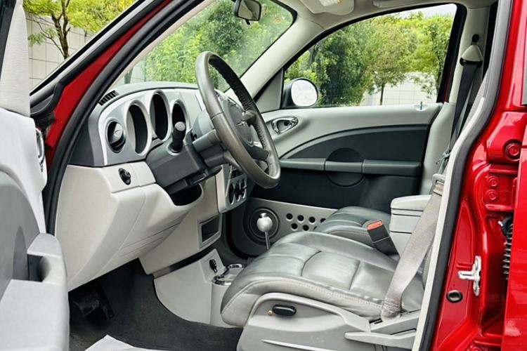 Used Chrysler PT Cruiser 2007 2.4 Interior 5